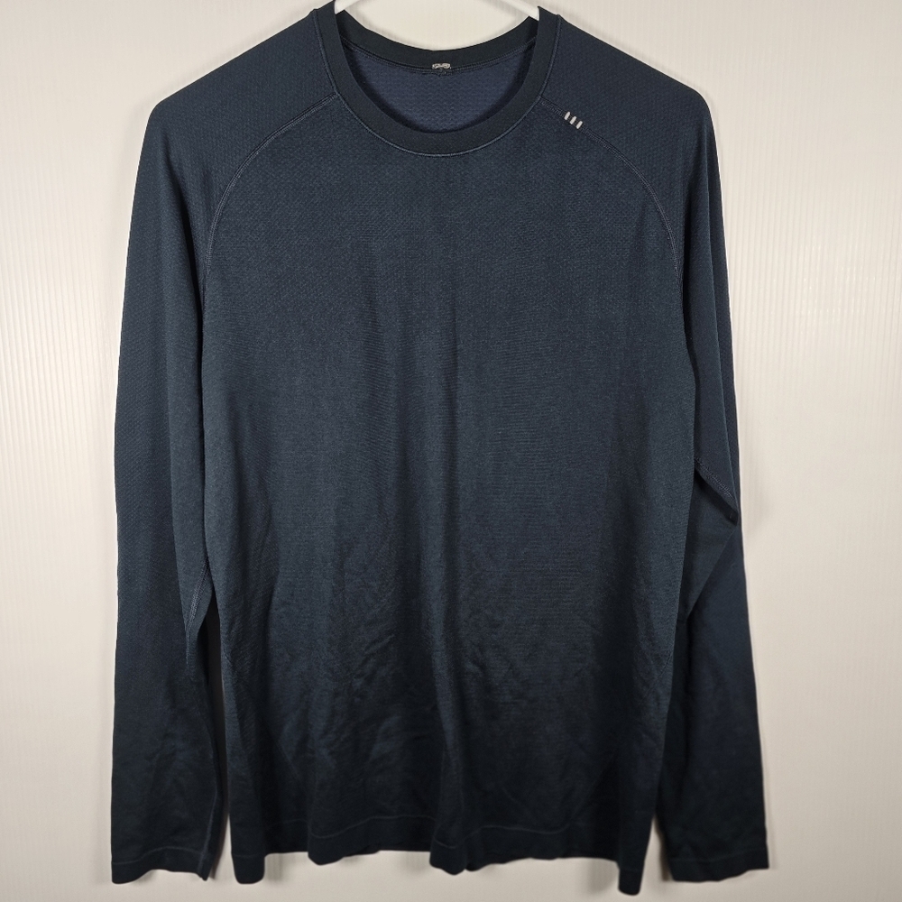 Lululemon Men's Metal Vent Tech Long Sleeve Shirt In Navy Blue Size Small